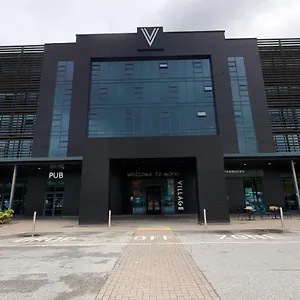 Village Leeds South Отель Лидс